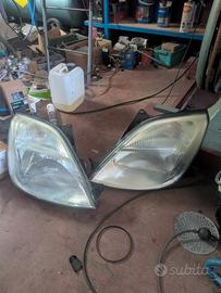 Fari anteriori Ford Fiesta 