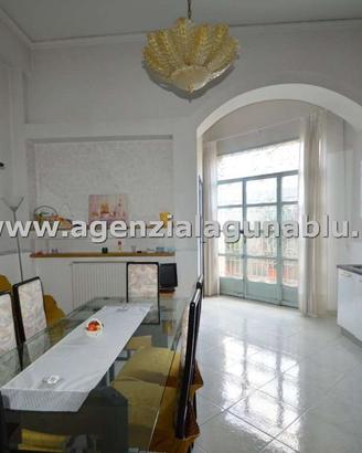 Appartamento in centro arredato