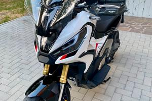 Honda X-ADV 750 White Limited edition