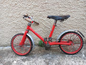 Bici ep,oca anni 30-40  ruote piene 
