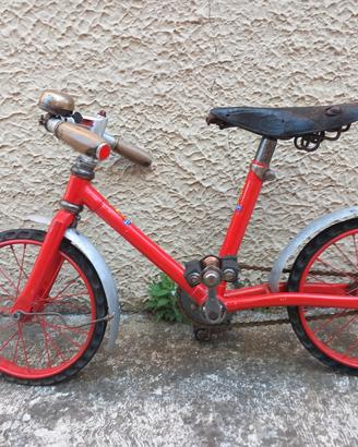 Bici ep,oca anni 30-40  ruote piene 