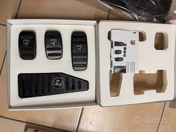 Pedaliera in carbonio 500 abarth