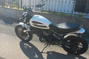 Ducati scrambler 400