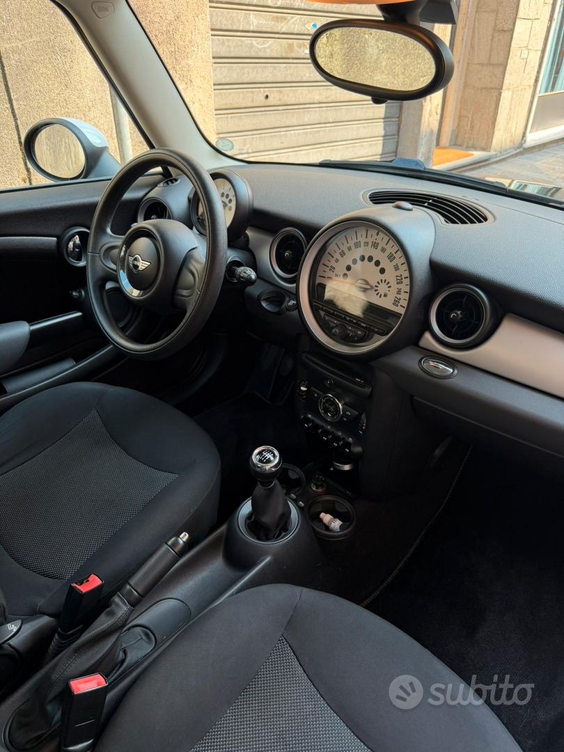 Mini Mini Cooper D 2011 photo 4