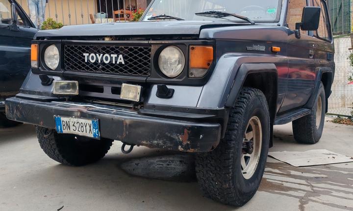 Toyota Land Cruiser 