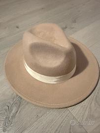 Cappello tesa larga