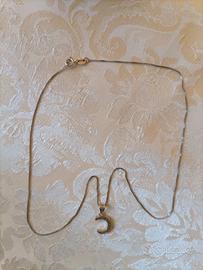Collana con iniziale per donna