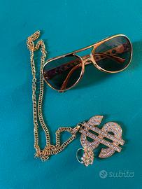 occhiali da sole con collana e anello