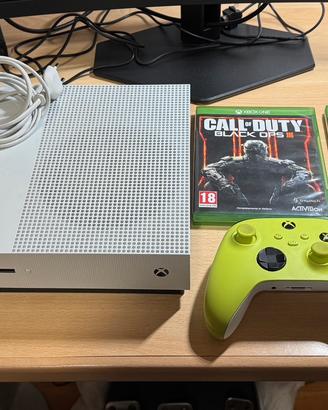 Xbox One S 1TB + Joystick + 2 giochi + cavi