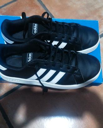 scarpe nere adidas 