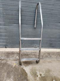 scaletta piscina interrata in acciaio inox 