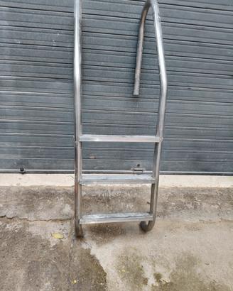 scaletta piscina interrata in acciaio inox 