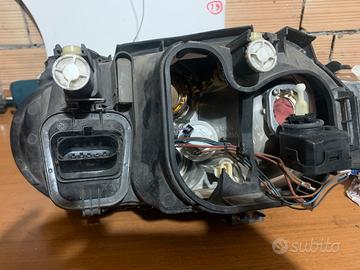 Fanali anteriore sinistro golf 4