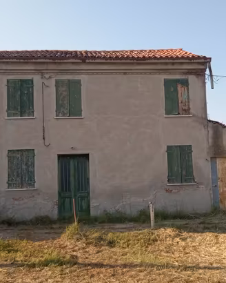 Rustico da ristrutturare con eventuale terreno agr
