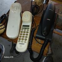 2 telefoni fissi da muro e tavolo
