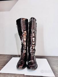 Stivali in pelle effetto coccodrillo 38/39”