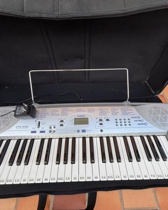 Tastiera elettronica Casio CTK-230 + custodia