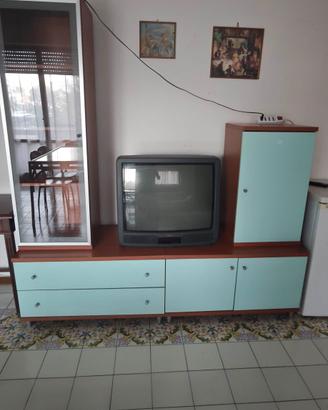 mobili casa armadio parete attrezzata lavatrice  