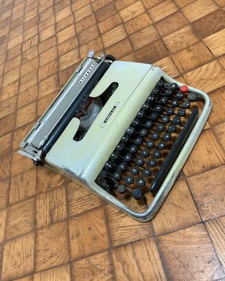 Olivetti Lettera 22