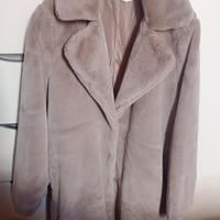 Giaccone  pelliccia  in ecopelle colore chiaro