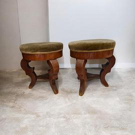 Coppia di sgabelli antichi in legno e velluto 