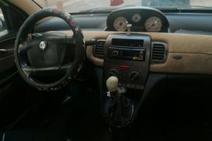  lancia y