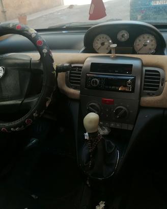  lancia y