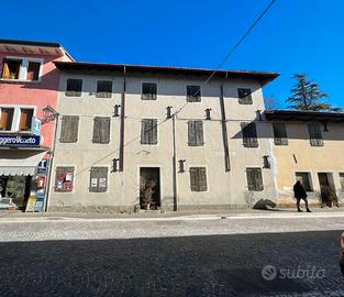 Dimora storica di testa con affaccio sull'Abbazia