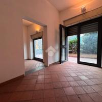 FLEMING-Bottega 130mq con ampio soppalco