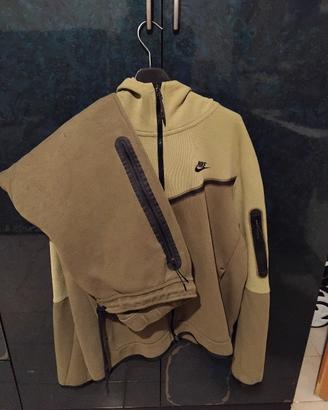Nike Tech 
