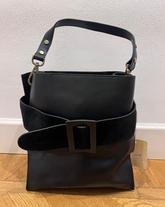 Borsa nera vera pelle Made in Italy con tracolla