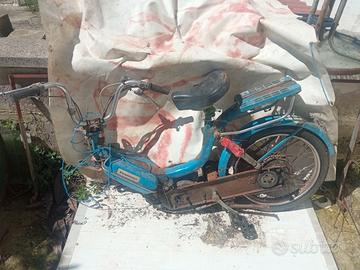 Bravo Piaggio con documenti