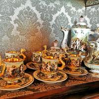 SET TAZZE PORCELLANA CAPODIMONTE 