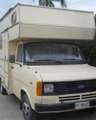 Camper mansardato Ford Transit 2:4 diesel