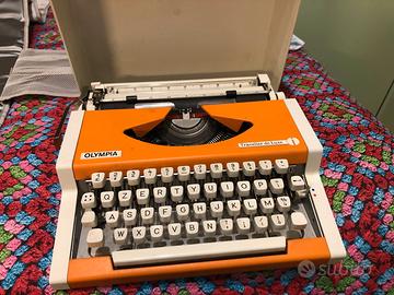 MC DA SCRIVERE OLIVETTI OLYMPIA TRAVELLER DE LUXE