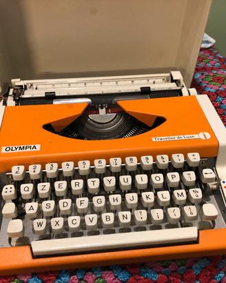 MC DA SCRIVERE OLIVETTI OLYMPIA TRAVELLER DE LUXE