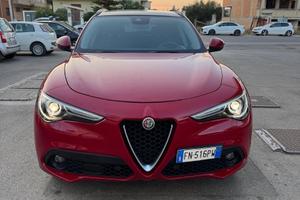 Stelvio q4 , 210 cv