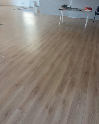 Pavimento laminato da 8mm come nuovo da smontare