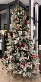 Albero di Natale innevato