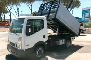 Nissan Cabstar NT 400 35-12 E5 RIBALTABILE TRILATE