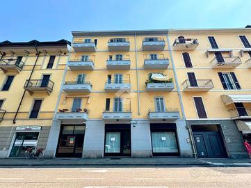 NEGOZIO A NOVARA