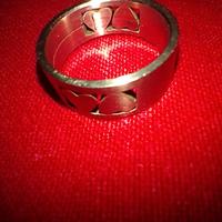 anello con cuori 