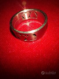 anello con cuori 