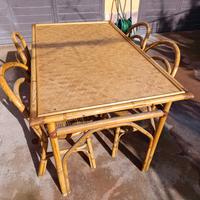 tavolo con quattro sedie bamboo