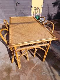 tavolo con quattro sedie bamboo