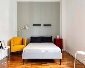 Stanza in appartamento di 125 m² a Milano