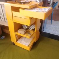 Carrello Boby giallo vintage di Joe Colombo
