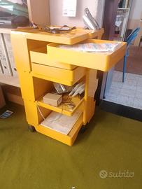 Carrello Boby giallo vintage di Joe Colombo