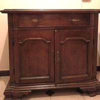 Mobile basso in noce