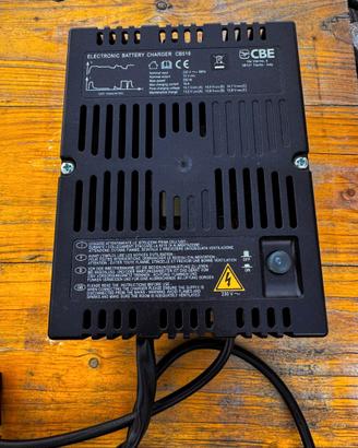 Caricabatteria per camper CBE CB516 Acido/GEL/AGM